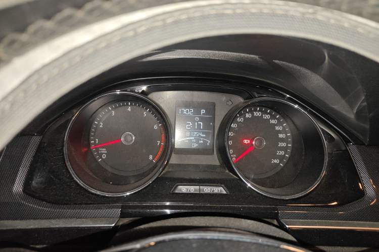 Used Volkswagen C-TREK 2017 230TSI DSG Luxury Model Instrument Cluster