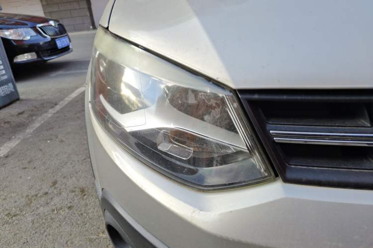 Used Volkswagen Polo 2012 1.6L Cross Polo MT