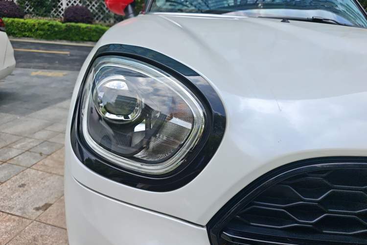 Used MINI Countryman 2017 2.0T COOPER S ALL4 Traveler Right Front Headlight