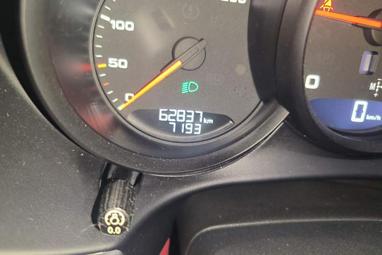 Used Porsche 718 2018 Boxster 2.0T Odometer Close Up