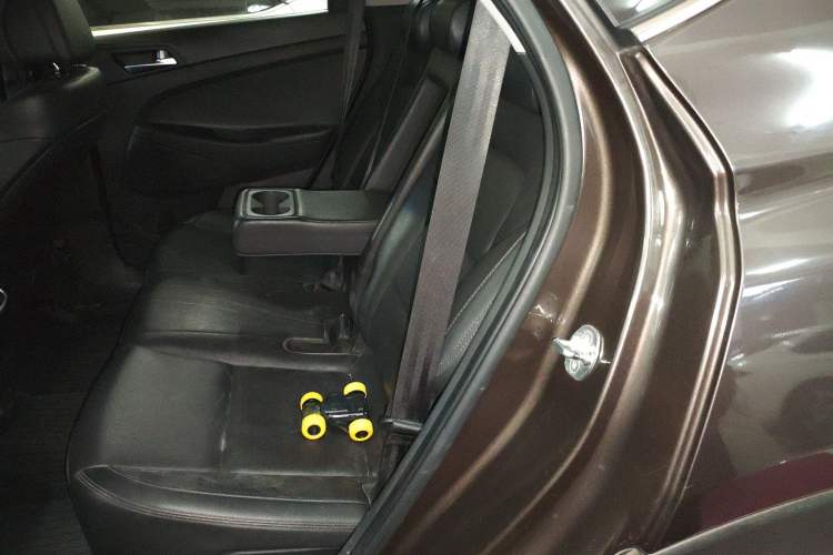 Used Hyundai Tucson 2018 1.6T Dual-Clutch Two-Wheel Drive 15th Anniversary Special Edition Left Rear Seat