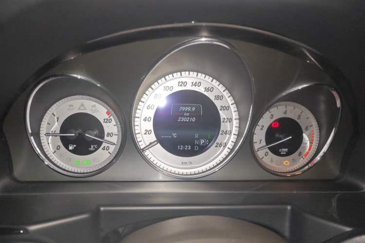 Used Mercedes-Benz GLK-Class 2013 Facelift GLK 300 4MATIC Luxury Edition