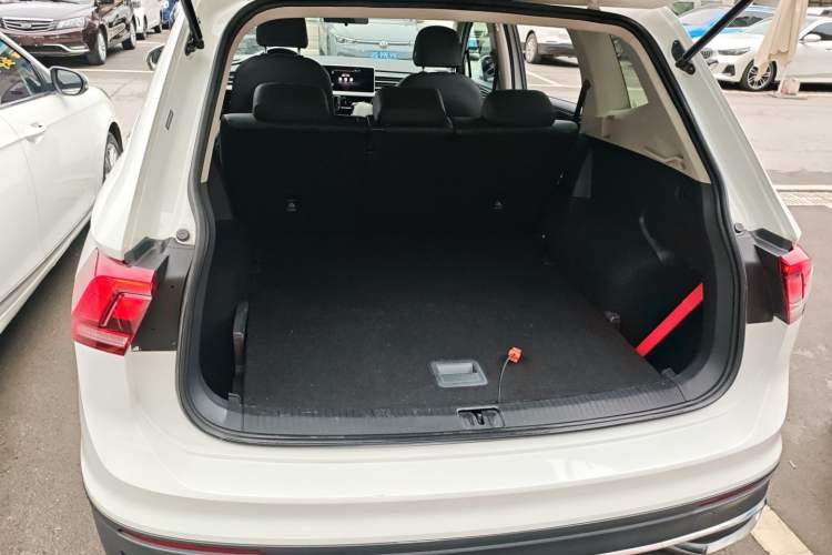 Used Volkswagen Tiguan L 2023 330TSI Automatic Two-Wheel Drive Comfort Edition Trunk