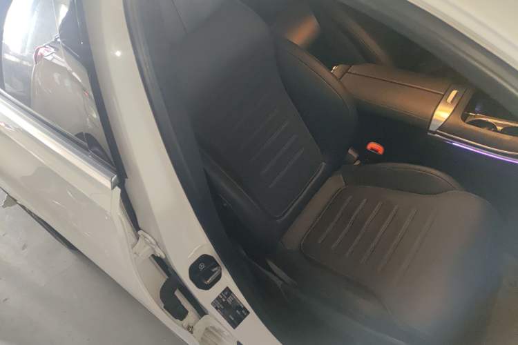 Used Mercedes-Benz C-Class 2023 Restyled C 260 L Sport Edition Right Front Seat