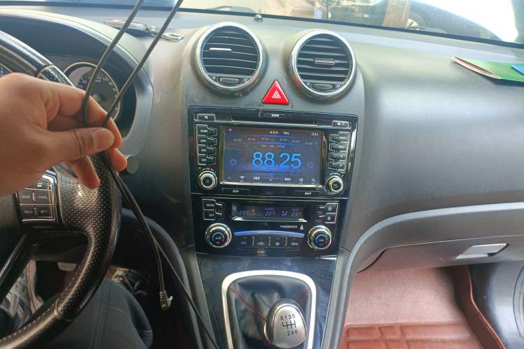 Used Haval H6 2013 Upgraded Model 1.5T Manual Two-Wheel Drive Elite Version
