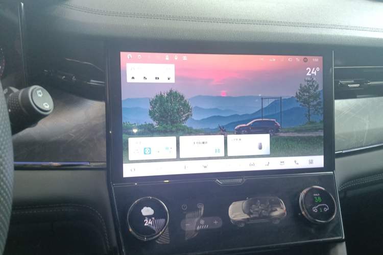 Used Lynk & Co 09 2021 2.0T Halo Six-Seater Audio And AC Panel