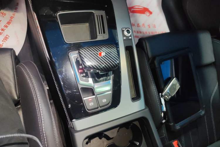 Used Audi Q5L 2022 40T Fashionable and Dynamic Model
