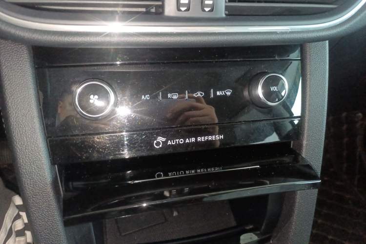 Used Ford Escape 2020 EcoBoost 245 Four-Wheel Drive Luxury Edition
