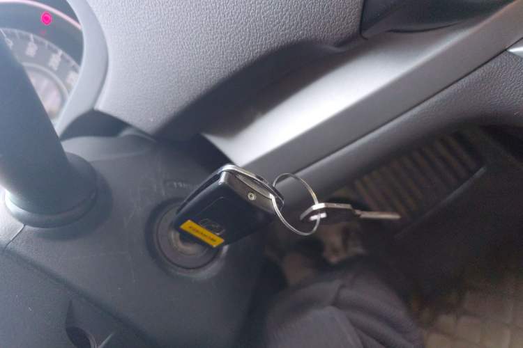 Used Honda CR-V 2012 2.0L two-wheel drive urban version
