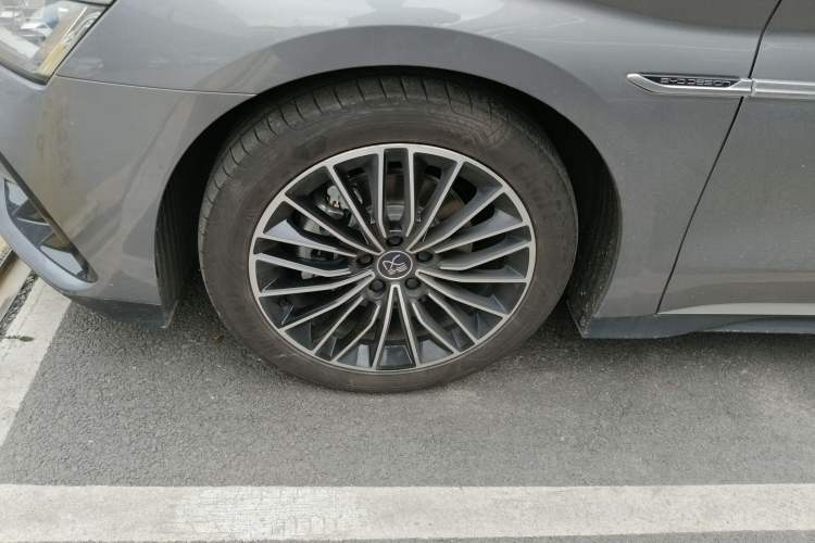 Used BYD Han 2024 DM-i Glory Edition 121KM Premium Model Left Front Wheel Hub