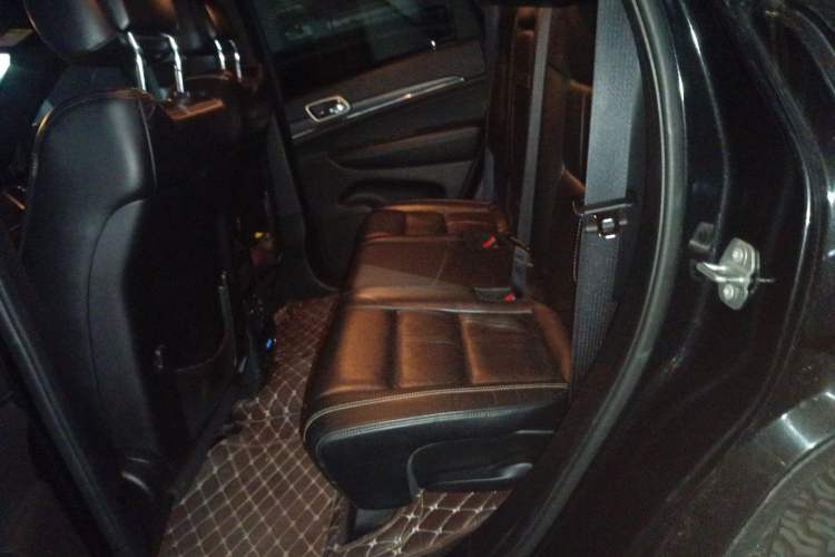 Used Jeep Grand Cherokee 2015 3.0L Comfort Navigation Edition