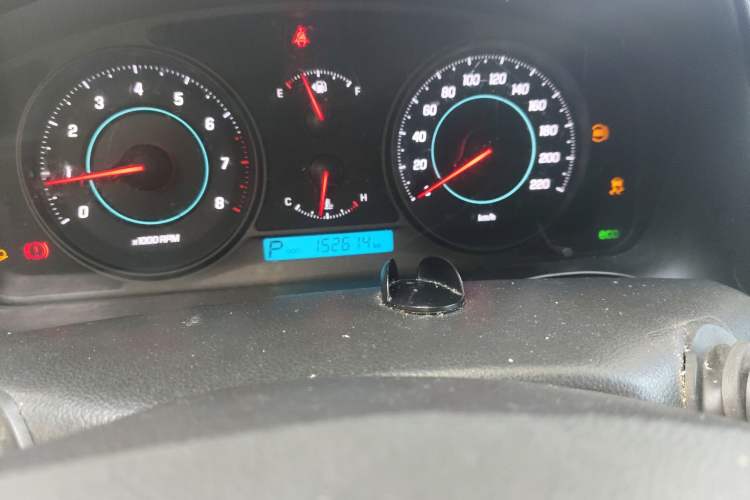 Used Chevrolet Captiva 2014 2.4L 4x4 Flagship Edition 7 Seats Odometer Close Up