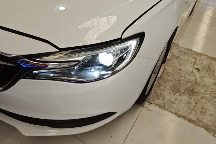 Used Buick GT 2021 Revised Version Flagship 1.5L Automatic Elite Edition Left Front Headlight