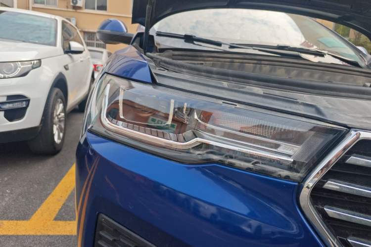 Used Haval H4 2018 Blue Label 1.5 GDIT DCT Fashion Edition Right Front Headlight