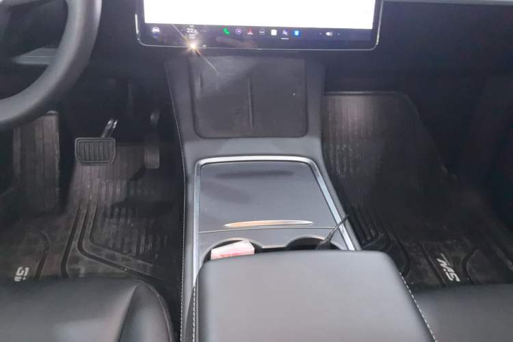 Used Tesla Model Y 2021 Long-Range All-Wheel-Drive Version 3D7
