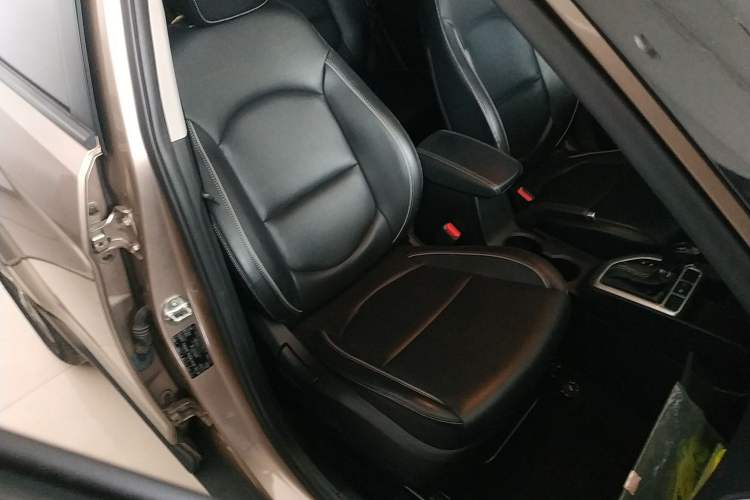 Used Hyundai ix25 2017 1.6L Automatic Smart Version
