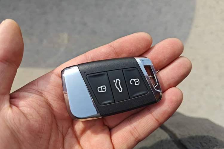 Used Volkswagen FAW-Volkswagen CC 2024 380TSI Striking Edition Vehicle Key