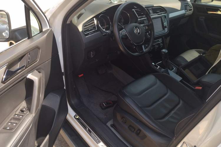 Used Volkswagen Tiguan L 2018 330TSI Automatic Two-Wheel Drive Luxury Edition