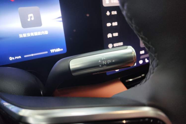 Used Hima AITO M8 2025 Extended-Range Ultra Version 53.4 kWh 6-Seater Edition Gear Lever