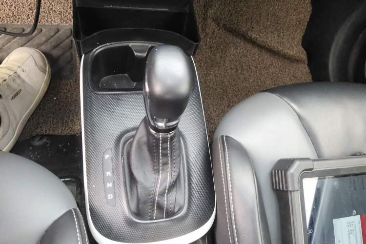 Used Roewe Clever 2022 311km QiQi BoBo Edition Gear Lever