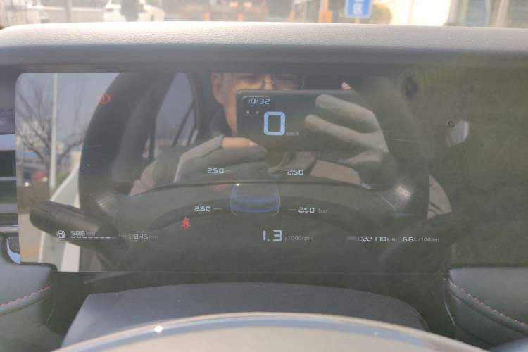 Used Roewe i5 2023 1.5L Manual Comfort Edition
