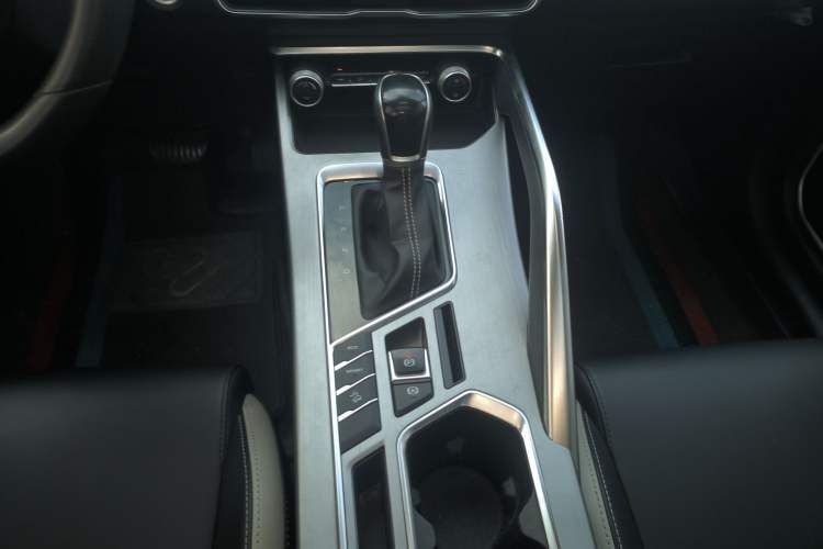 Used Geely Auto Coolray 2020 PRO 240T DCT Hunter Gear Lever