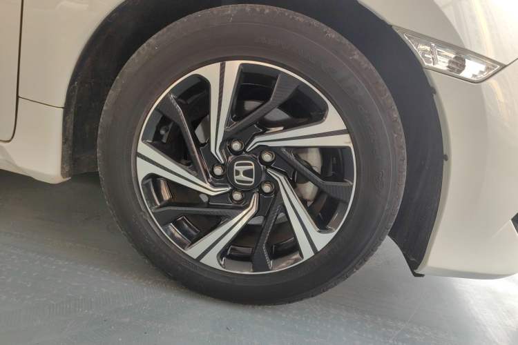 Used Honda Civic 2016 220TURBO CVT Luxury Edition
