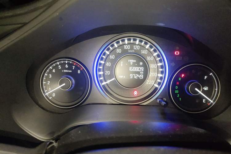 Used Honda Crider 2013 1.8L automatic luxury edition
