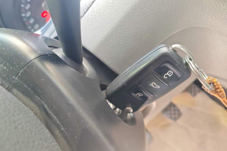 Used Volkswagen Bora 2014 1.6L Manual Fashion Edition