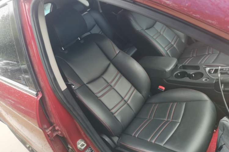 Used Dongfeng Aeolus AX7 2016 2.0L Automatic Zhiyi Trim