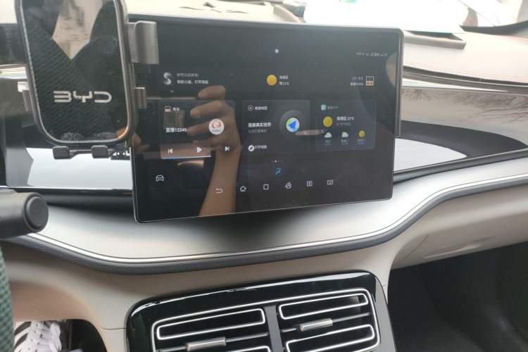 Used BYD Qin PLUS 2023 Champion Edition DM-i 55KM Superior Model Audio And AC Panel