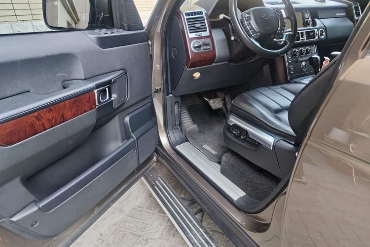 Used Land Rover Range 2012 5.0 NA V8 Driver Seat