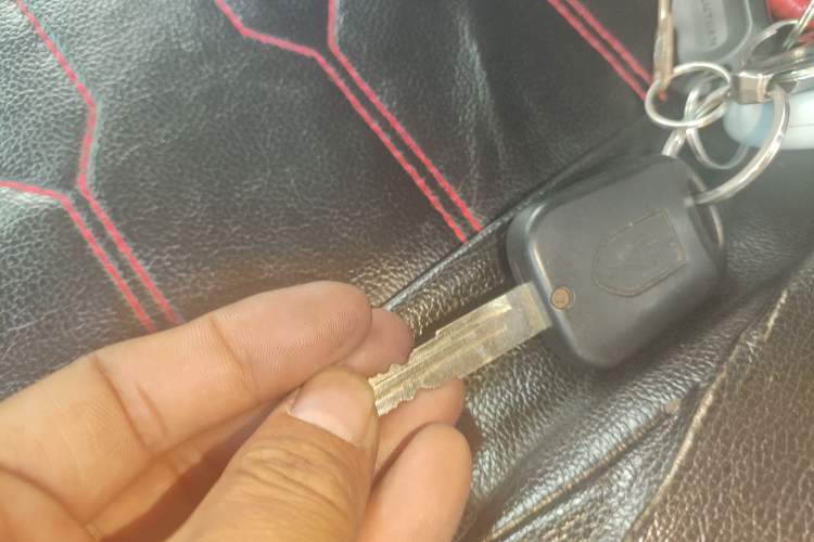 Used Jinbei Hiace X30 2024 1.5L Wealthy Van Model 2/5 Seats