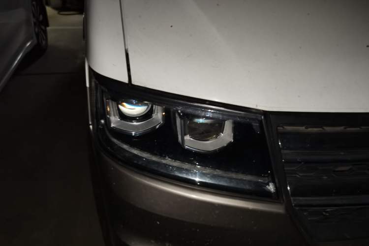 Used Jinbei New Hiace S 2023 1.5L Wealth Edition Passenger Van 5/6/7-Seater Non-Air-Conditioned Version SWC15M