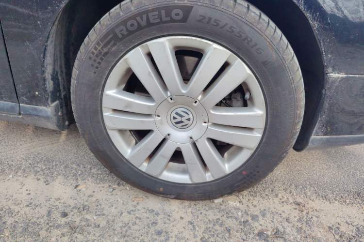 Used Volkswagen Magotan 2011 1.8TSI DSG Comfort Model Right Front Wheel Hub