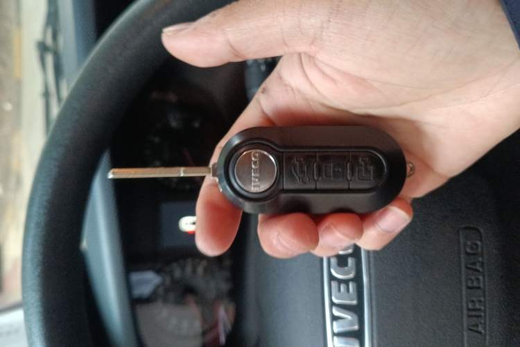 Used Iveco Eurocargo 2021 2.0T Manual Super-Rui Short Wheelbase Low-Roof Side-Hinged Door F1A