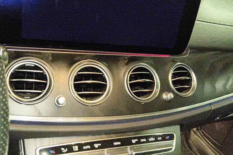 Used Mercedes-Benz E-Class 2018 E 300 L Sport Luxury Edition Audio And AC Panel