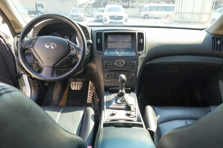 Used Infiniti G Series 2013 G25 Sedan Luxury Sport Edition Center Console