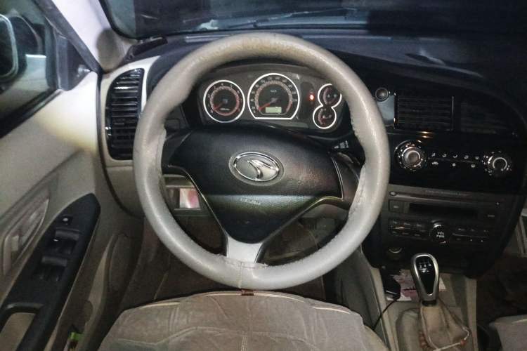 Used Soueast V3 Lingyue 2013 Revised Version 1.5L Manual – Affordable Edition Steering Wheel