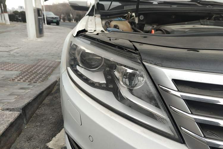 Used Volkswagen FAW-Volkswagen CC 2013 1.8TSI Luxury Model Right Front Headlight