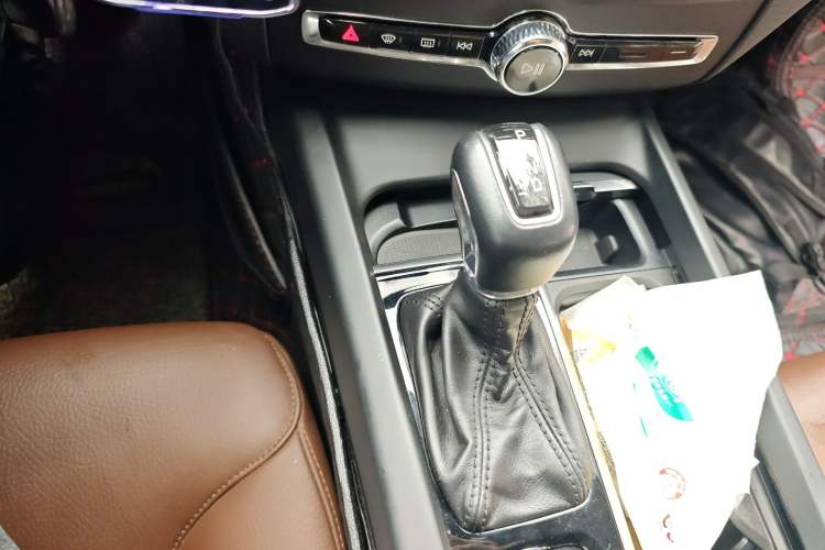 Used Volvo XC60 2019 T5 4x4 Smart Edition China VI Standard