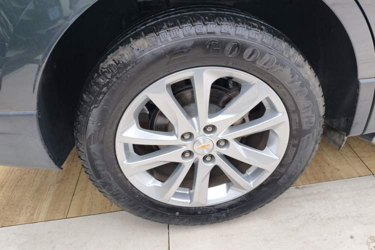 Used Chevrolet Equinox 2017 550T Automatic All-Wheel-Drive Top-Tier Version Right Rear Wheel Hub