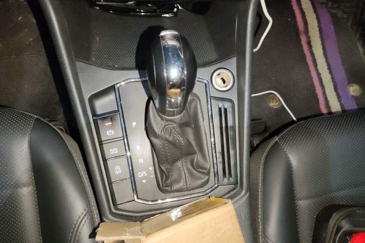 Used Volkswagen Lavida 2021 1.5L Automatic Comfort Edition Gear Lever