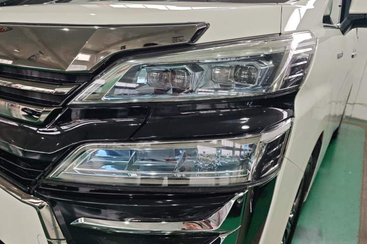 Used Toyota Vellfire 2021 Crown Dual-Engine 2.5L HV Luxury Edition