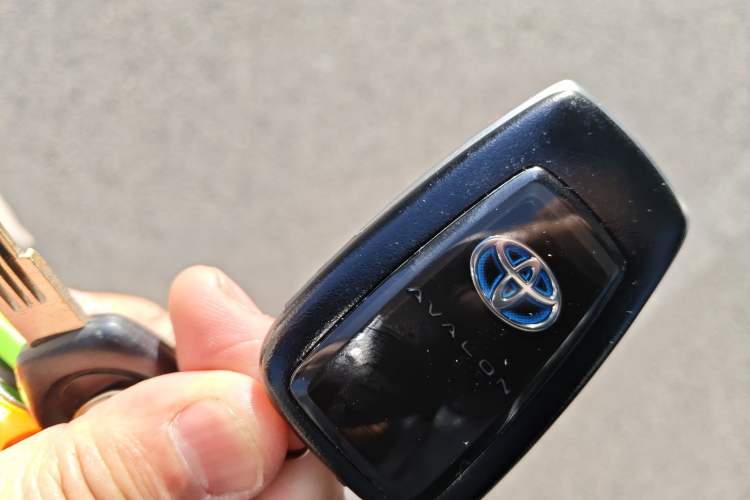 Used Toyota Avalon 2019 Dual-Engine 2.5L Luxury Edition China VI Standard Interior 1