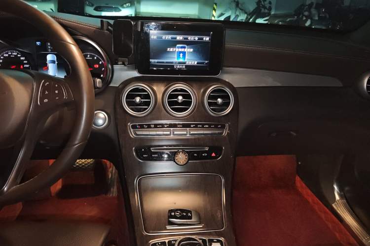 Used Mercedes-Benz GLC 2019 GLC 200 L 4MATIC Audio And AC Panel