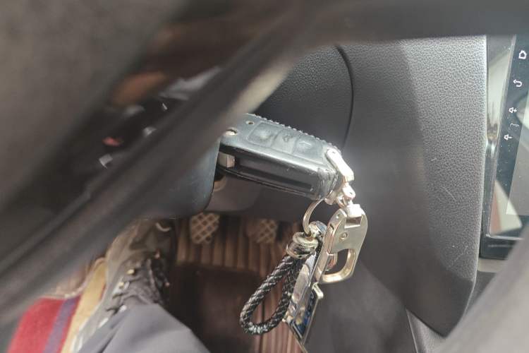 Used Skoda Octavia 2017 Classic Model 1.6L Manual Comfort Edition Vehicle Key