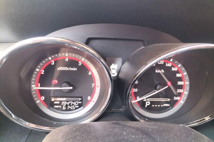 Used Bestune B70 2014 2.0L automatic luxury version Instrument Cluster