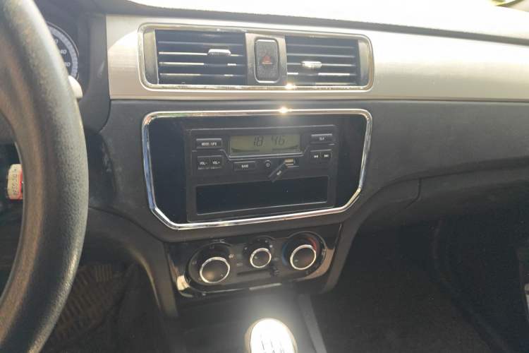 Used CHANGAN KAICHENG F300 2022 1.5L "True Fragrance" Long-Wheelbase DAM15KL Audio And AC Panel