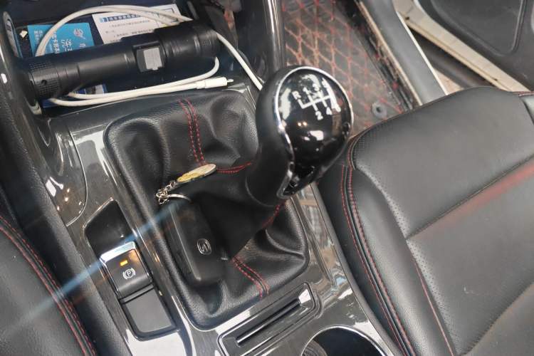 Used CHANGAN CS75 2017 Shangku Edition 1.5T Manual ZhiXiang Model
